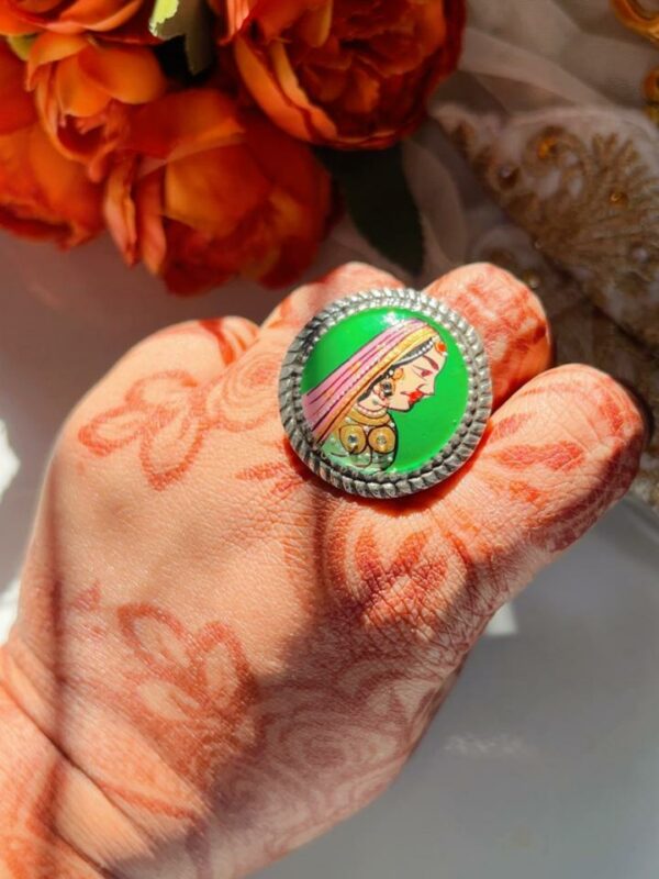 Queen Ring